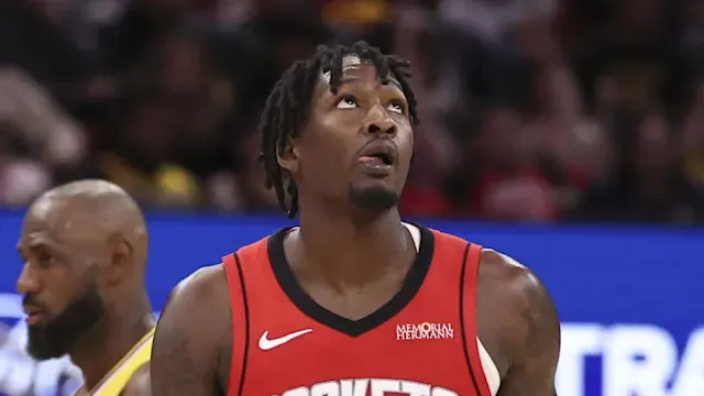 云开体育官网-美记：芬尼-史密斯首轮表现灾难，他肯定会被摆上交易货架